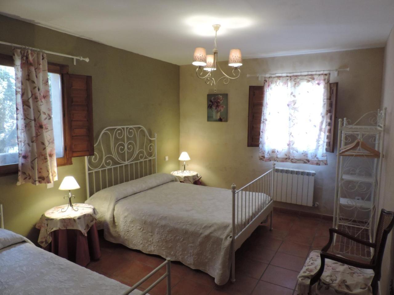 La Casa Del Cartero Pablo Guest House Saldana de Ayllon Eksteriør bilde